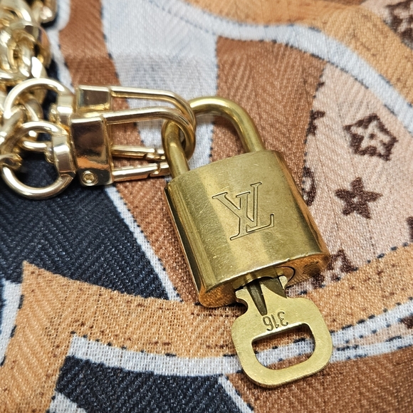 LV Lock and Key Necklace - Picture 7 of 8